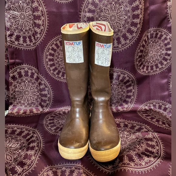 Salmon Sisters Xtratuf boots - Picture 7 of 11